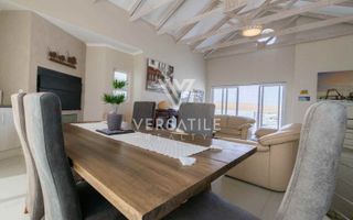 3 Bedroom Townhouse To Rent in Long Beach