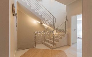 3 Bedroom Townhouse To Rent in Long Beach