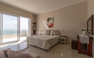 3 Bedroom Townhouse To Rent in Long Beach