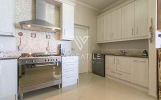 3 Bedroom Townhouse To Rent in Long Beach