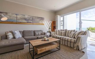 3 Bedroom Townhouse To Rent in Long Beach