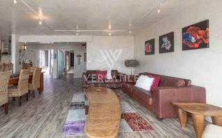 4 Bedroom House For Sale in Long Beach