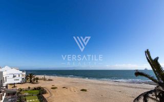 4 Bedroom House For Sale in Long Beach