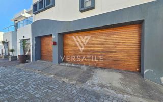 4 Bedroom House For Sale in Long Beach