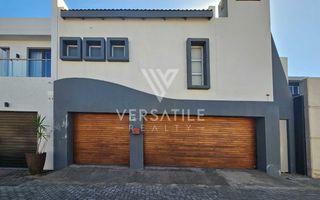 4 Bedroom House For Sale in Long Beach