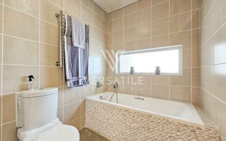 4 Bedroom House For Sale in Long Beach