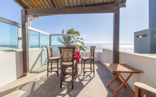 4 Bedroom House For Sale in Long Beach