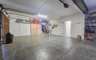 4 Bedroom House For Sale in Long Beach