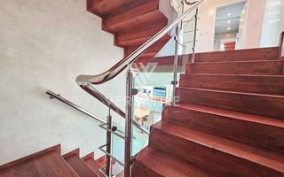 4 Bedroom House For Sale in Long Beach