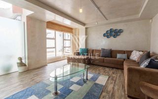 4 Bedroom House For Sale in Long Beach