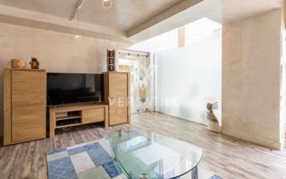 4 Bedroom House For Sale in Long Beach