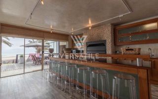 4 Bedroom House For Sale in Long Beach