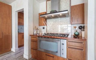 4 Bedroom House For Sale in Long Beach