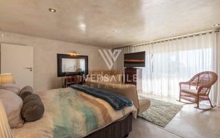 4 Bedroom House For Sale in Long Beach