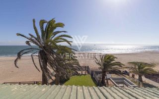 4 Bedroom House For Sale in Long Beach