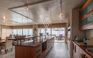 4 Bedroom House For Sale in Long Beach