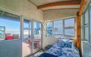 4 Bedroom House For Sale in Long Beach