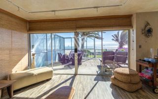 4 Bedroom House For Sale in Long Beach