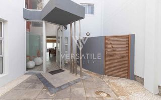 4 Bedroom House For Sale in Long Beach