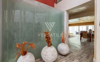 4 Bedroom House For Sale in Long Beach