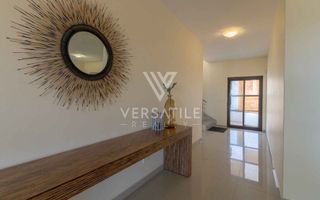 4 Bedroom House For Sale in Long Beach