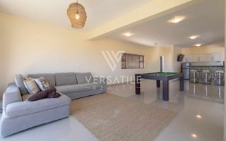 4 Bedroom House For Sale in Long Beach