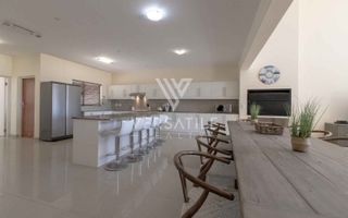 4 Bedroom House For Sale in Long Beach