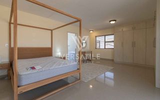 4 Bedroom House For Sale in Long Beach