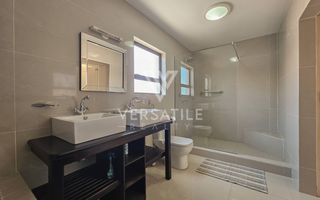 4 Bedroom House For Sale in Long Beach