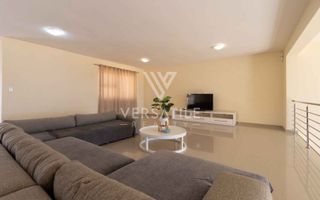 4 Bedroom House For Sale in Long Beach