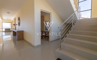 4 Bedroom House For Sale in Long Beach