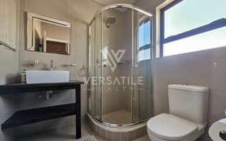 4 Bedroom House For Sale in Long Beach