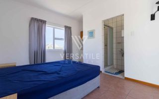 3 Bedroom House For Sale in Long Beach