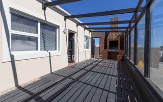 3 Bedroom House For Sale in Long Beach