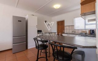 3 Bedroom House For Sale in Long Beach