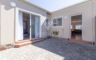 3 Bedroom House For Sale in Long Beach