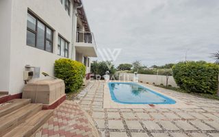 6 Bedroom House For Sale in Auasblick