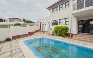 6 Bedroom House For Sale in Auasblick