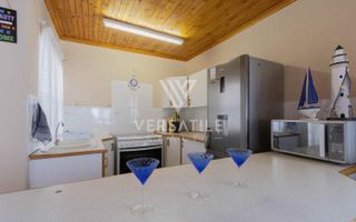 4 Bedroom Townhouse For Sale in Long Beach