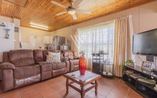 4 Bedroom Townhouse For Sale in Long Beach