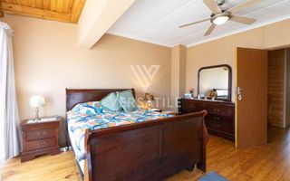 4 Bedroom Townhouse For Sale in Long Beach