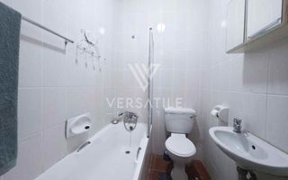 4 Bedroom Townhouse For Sale in Long Beach