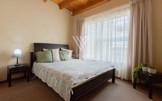 4 Bedroom Townhouse For Sale in Long Beach