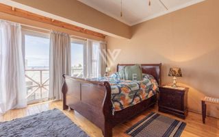 4 Bedroom Townhouse For Sale in Long Beach