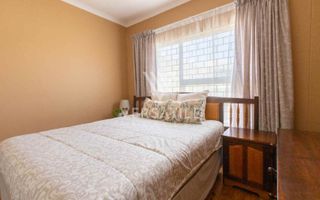 4 Bedroom Townhouse For Sale in Long Beach