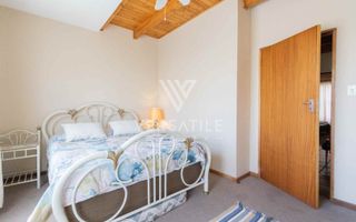 4 Bedroom Townhouse For Sale in Long Beach