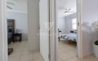 2 Bedroom Townhouse For Sale in Long Beach