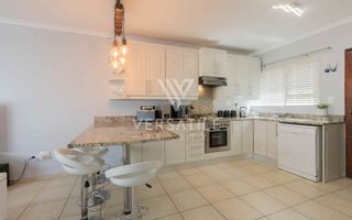 2 Bedroom Townhouse For Sale in Long Beach