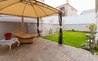 2 Bedroom Townhouse For Sale in Long Beach