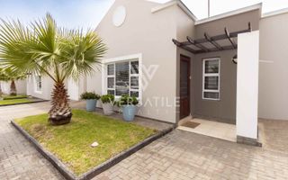 2 Bedroom Townhouse For Sale in Long Beach